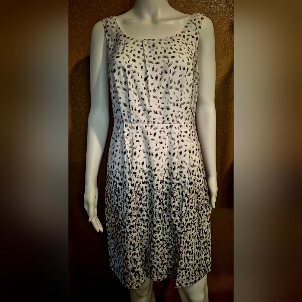 LOFT Gray Patterned Dress Size 2